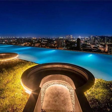 Modern Style Room With Sky Pool 古城边天际泳池公寓 Chiang Mai Bagian luar foto