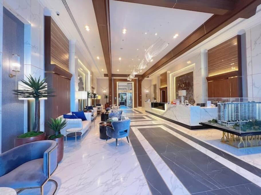 Modern Style Room With Sky Pool 古城边天际泳池公寓 Chiang Mai Bagian luar foto